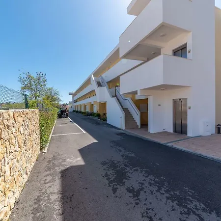Marina Gardens Apartment